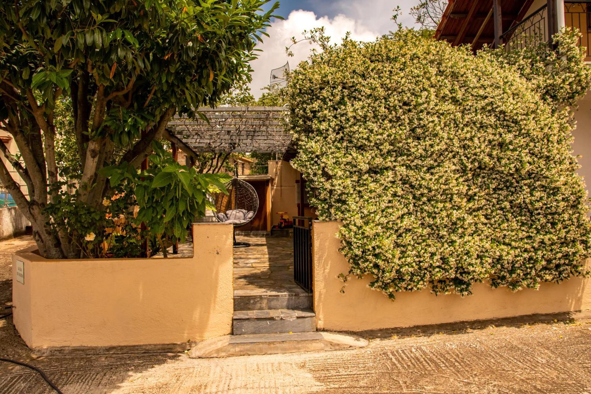 La Casa De Vacation Villa Lafkos Eksteriør billede